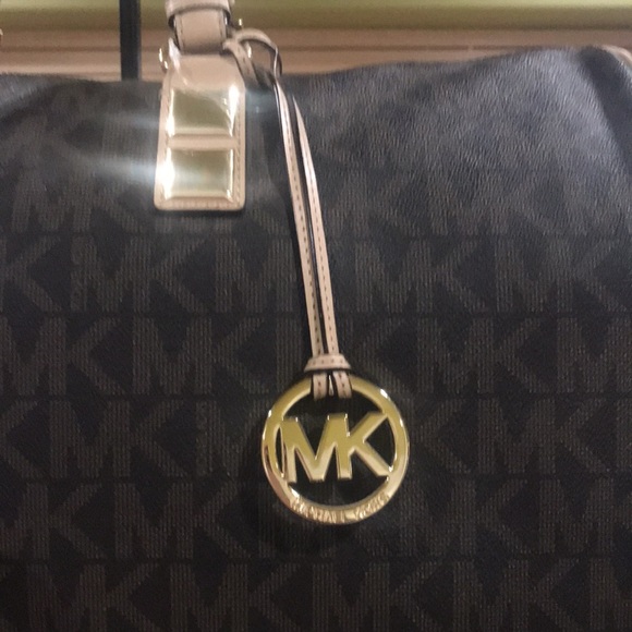NWT Michael Kors Grayson MK Logo Duffle RARE - Picture 5 of 5